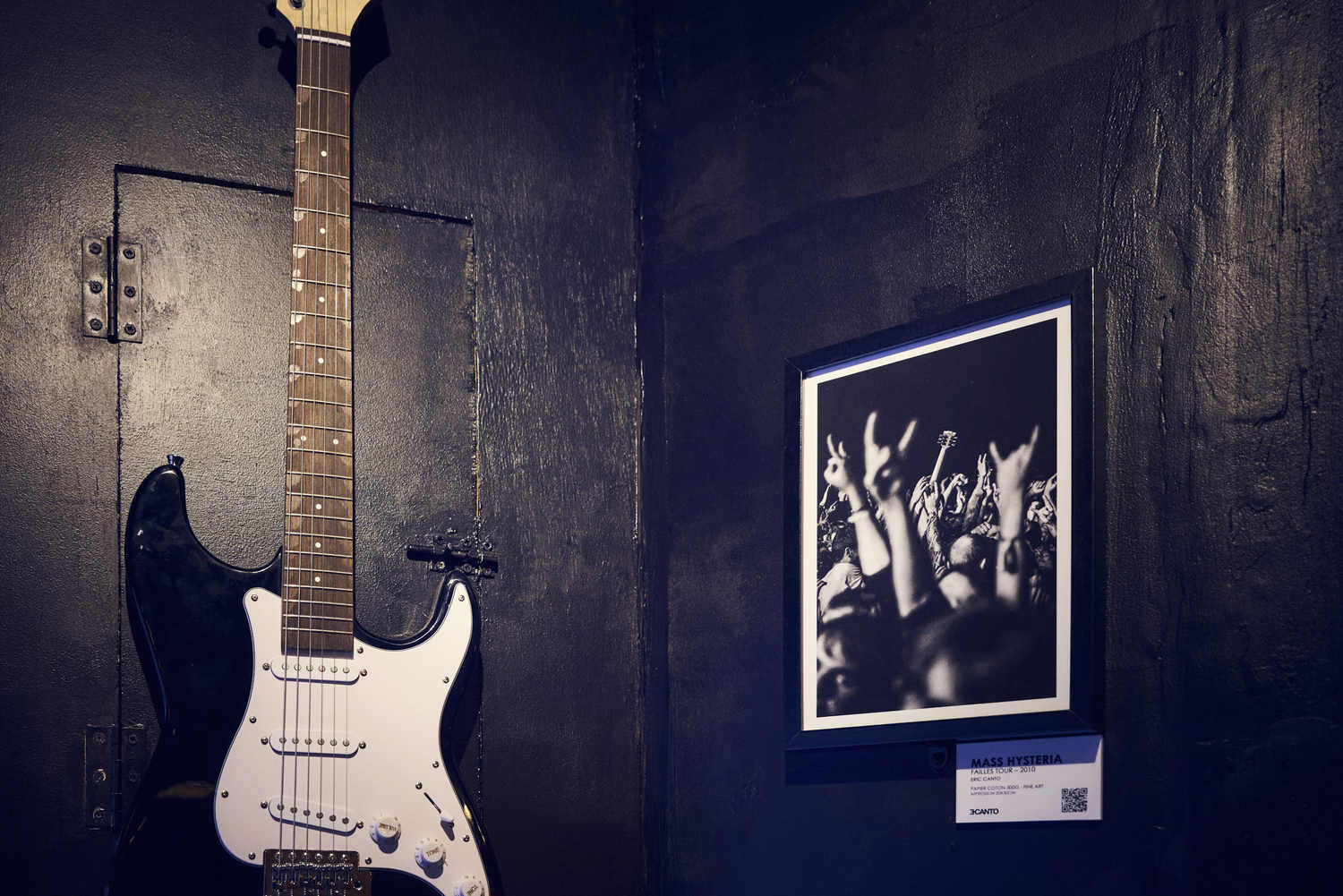 Guitare et tirage Mass Hysteria, Failles Tour 2010, à La Distillerie